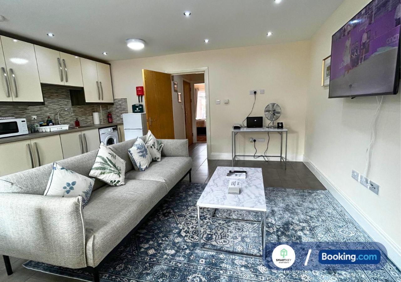 Modern 2 Bed 2 Bath Apartment Free Parking Watford (Hertfordshire) Exterior foto